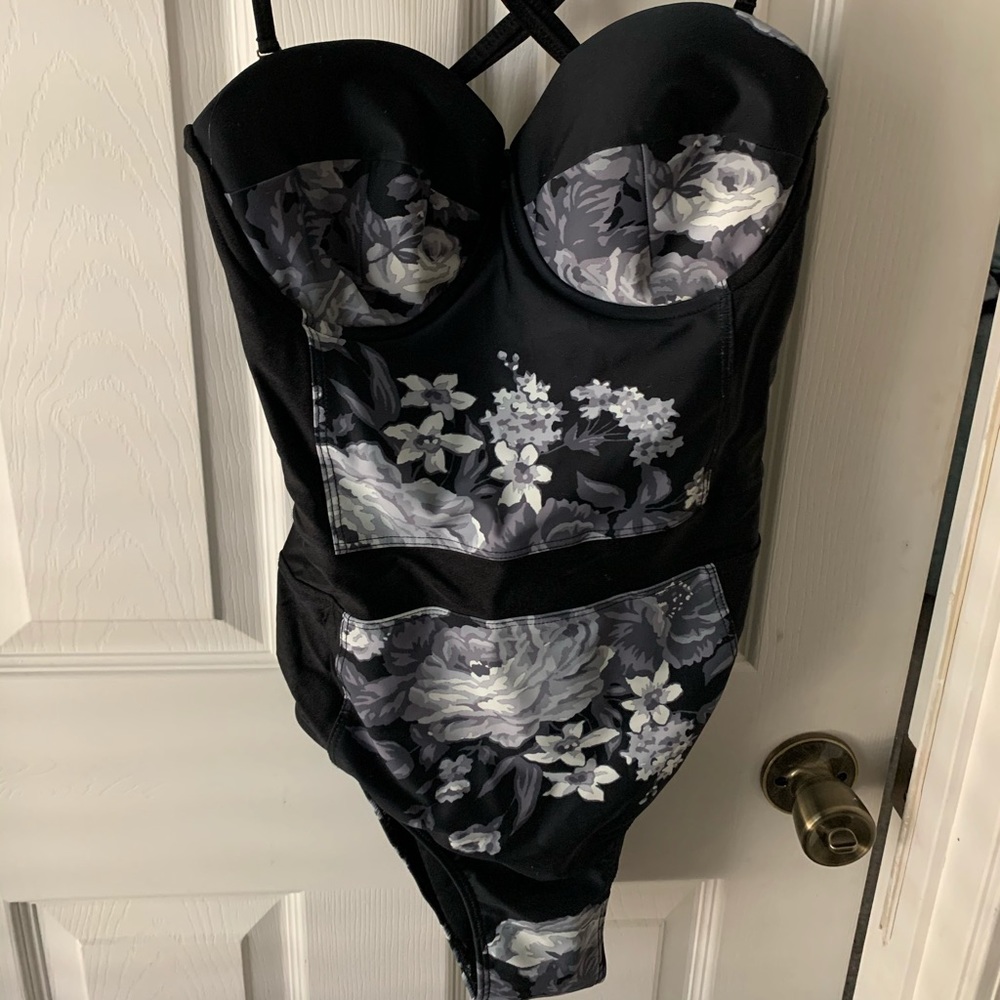 Albion fit medium one piece